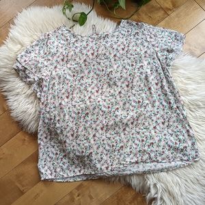 👕 REITMANS - Floral Flutter Sleeve Blouses